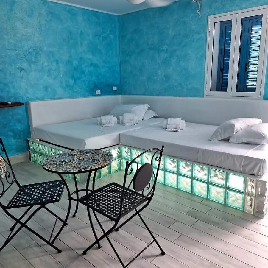 Suite House L'Isola Che Non C'E Fontane Bianche 2*,  Italy