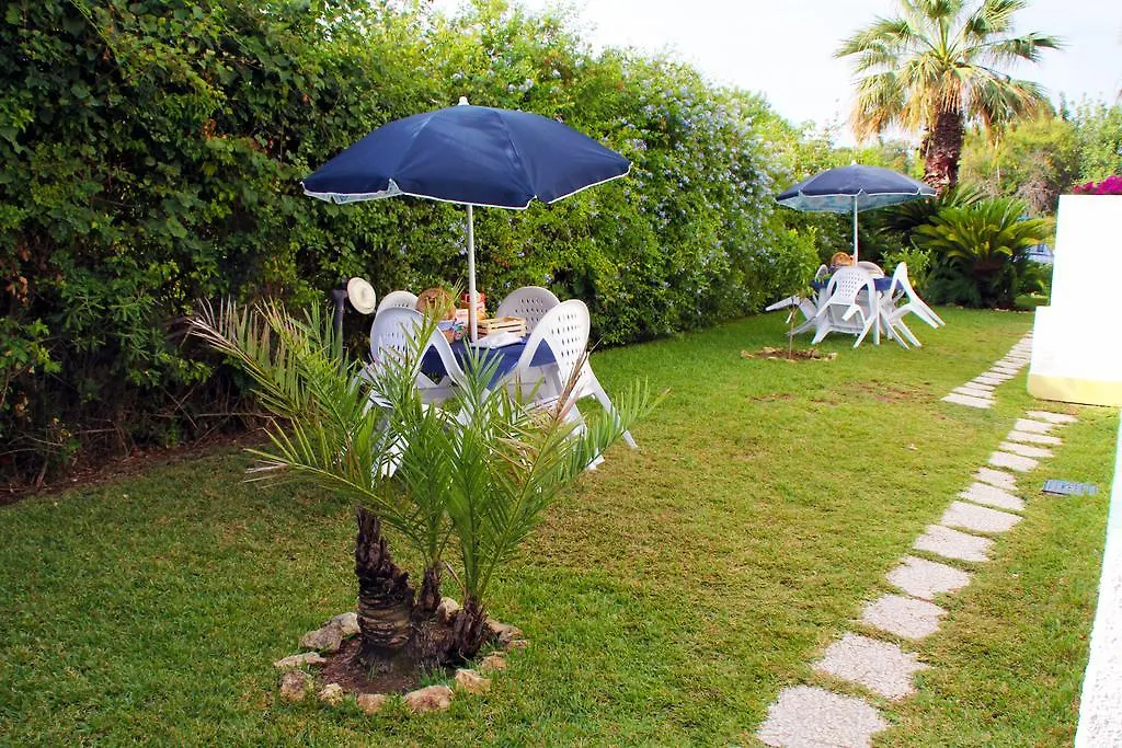 Suite House L'Isola Che Non C'E Fontane Bianche 2*,  Italy