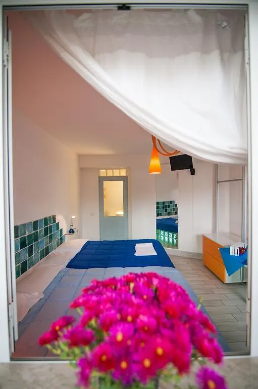 Suite House L'Isola Che Non C'E Fontane Bianche Italy