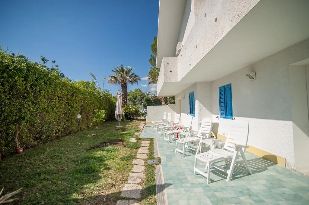 Suite House L'Isola Che Non C'E Fontane Bianche Bed & Breakfast