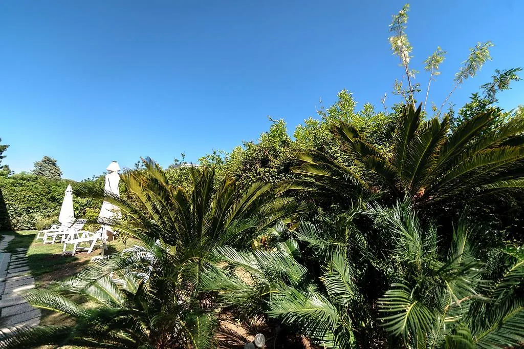 Suite House L'Isola Che Non C'E Fontane Bianche Bed & Breakfast