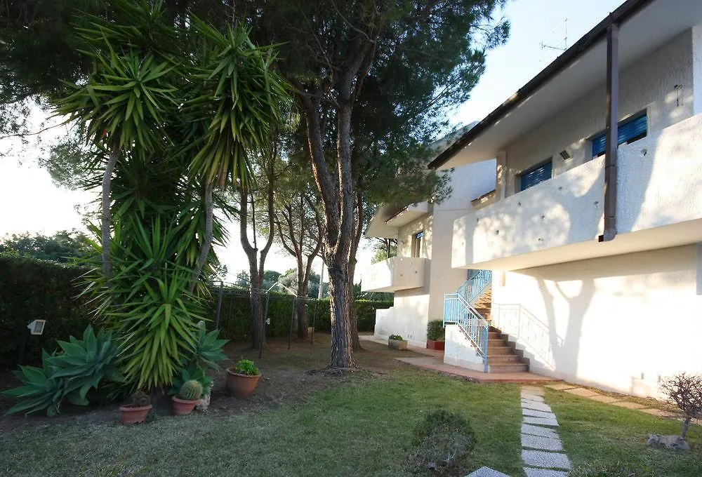 Suite House L'Isola Che Non C'E Fontane Bianche 2*,