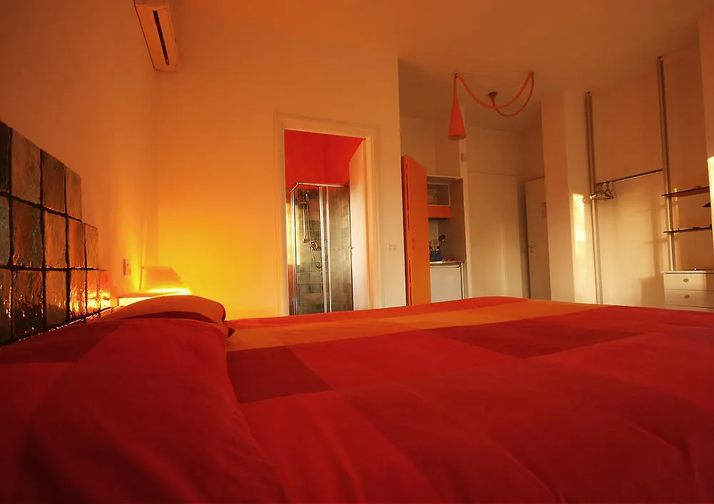 Suite House L'Isola Che Non C'E Fontane Bianche 2*,
